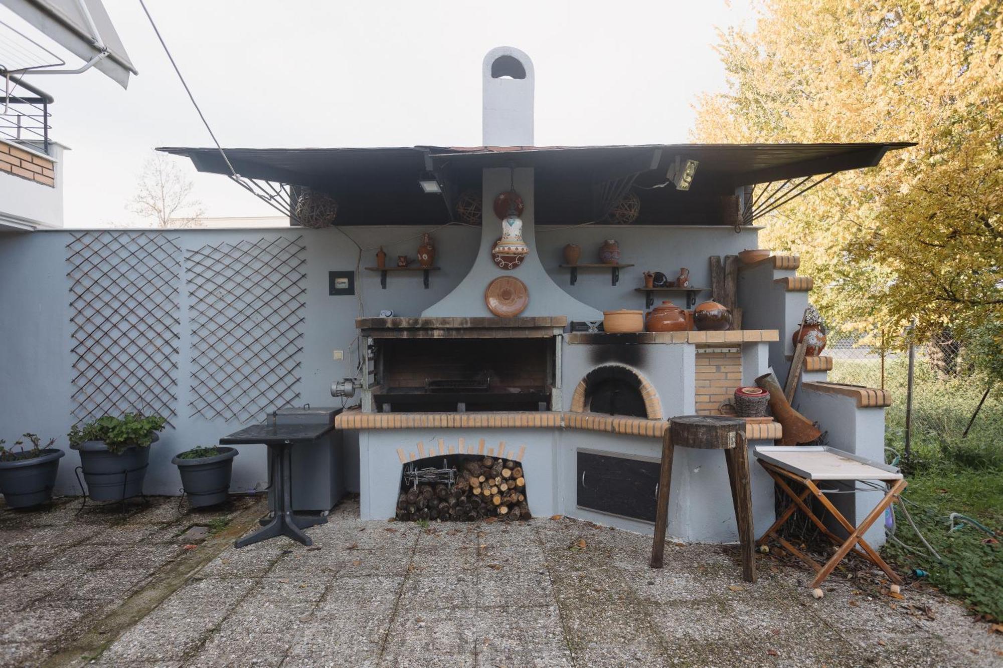 Billiard Home In Trikala Eksteriør billede