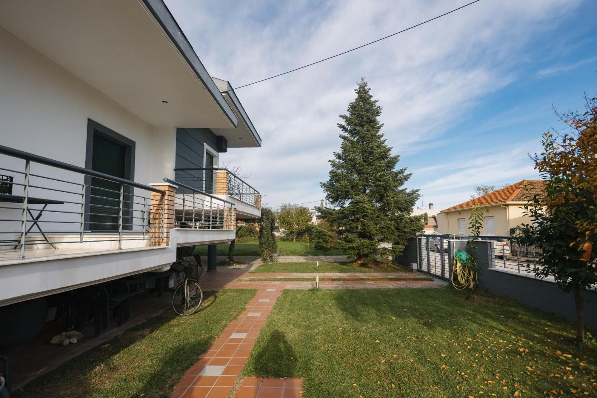 Billiard Home In Trikala Eksteriør billede